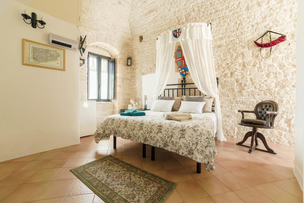 Bed and Breakfast La Torre Storica Bitonto Exterior foto